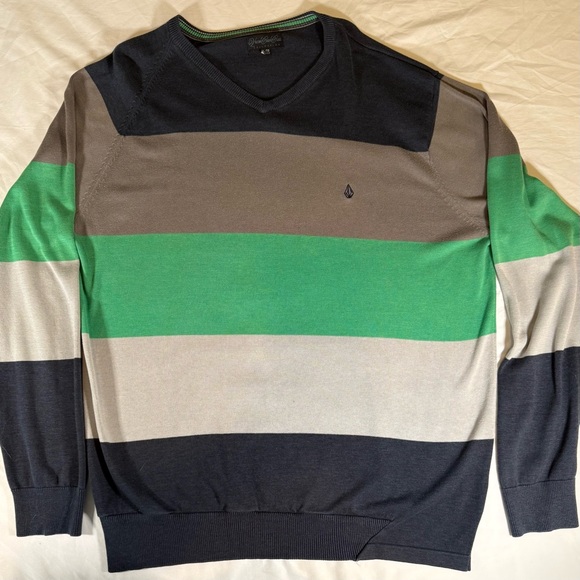 Volcom Men’s Green, Black, Grey stripped  V Neck  size XL Sweater - Picture 1 of 9